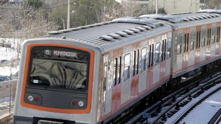 Πήγαν να κάψουν το κτίριο του ΗΣΑΠ στην Καλλιθέα όπου εκδίδονται οι ηλεκτρονικές κάρτες